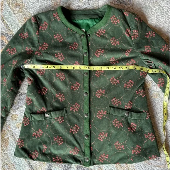 Cottage core suede green embroidered floral jacket size S with butterfly buttons - Picture 5 of 10